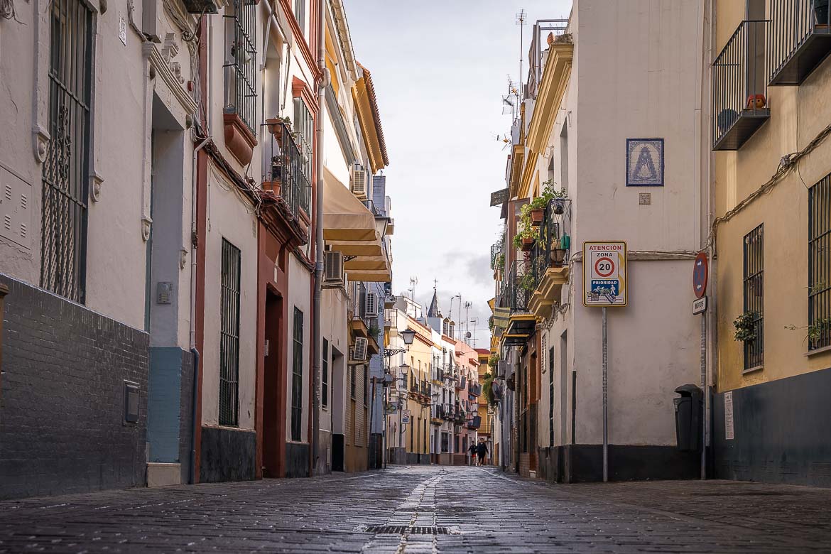 A street in Triana after the rain.