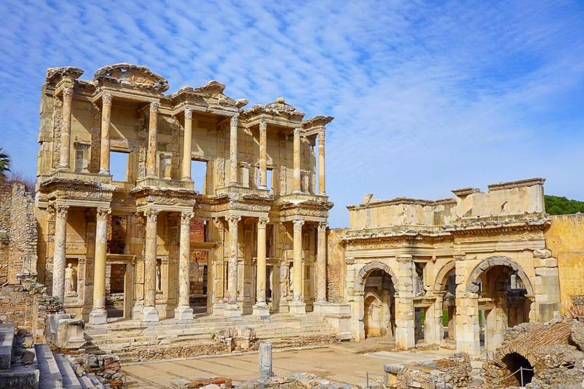 This image shows the Library of Celsus, an ancient Roman building in Ephesus.