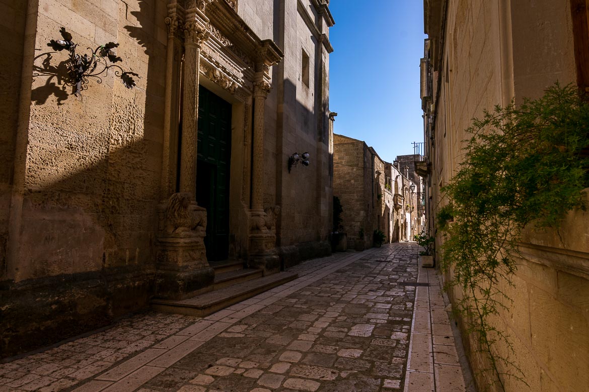 This photo shows a quaint street in Martano in absolute silence during siesta time. 