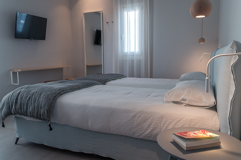 This image shows a room at Vigla Hotel in Amorgos.