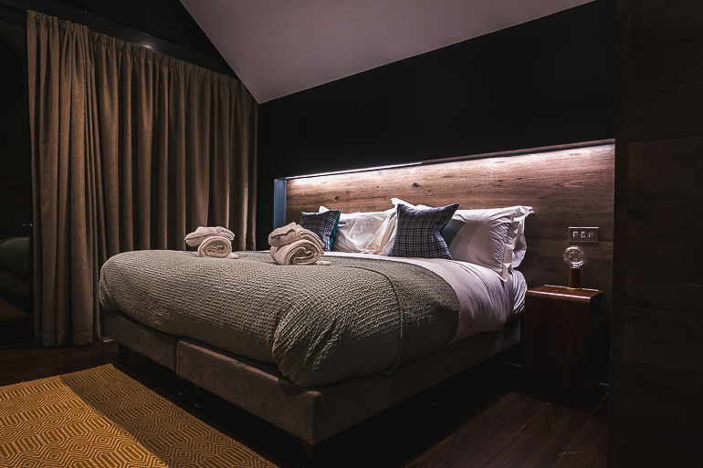 This image shows a room at Feldon Valley Hotel in the Cotswolds.