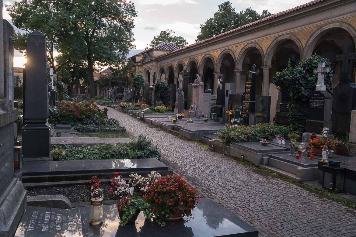 This image shows the cemetery in Vysehrad.