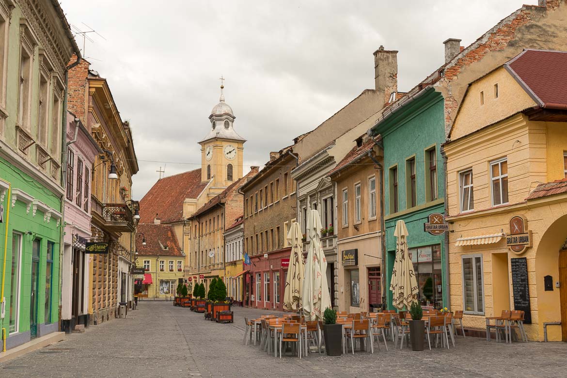 What to do in Brasov Romania in 2 days. Strada Republicii very early in the morning.