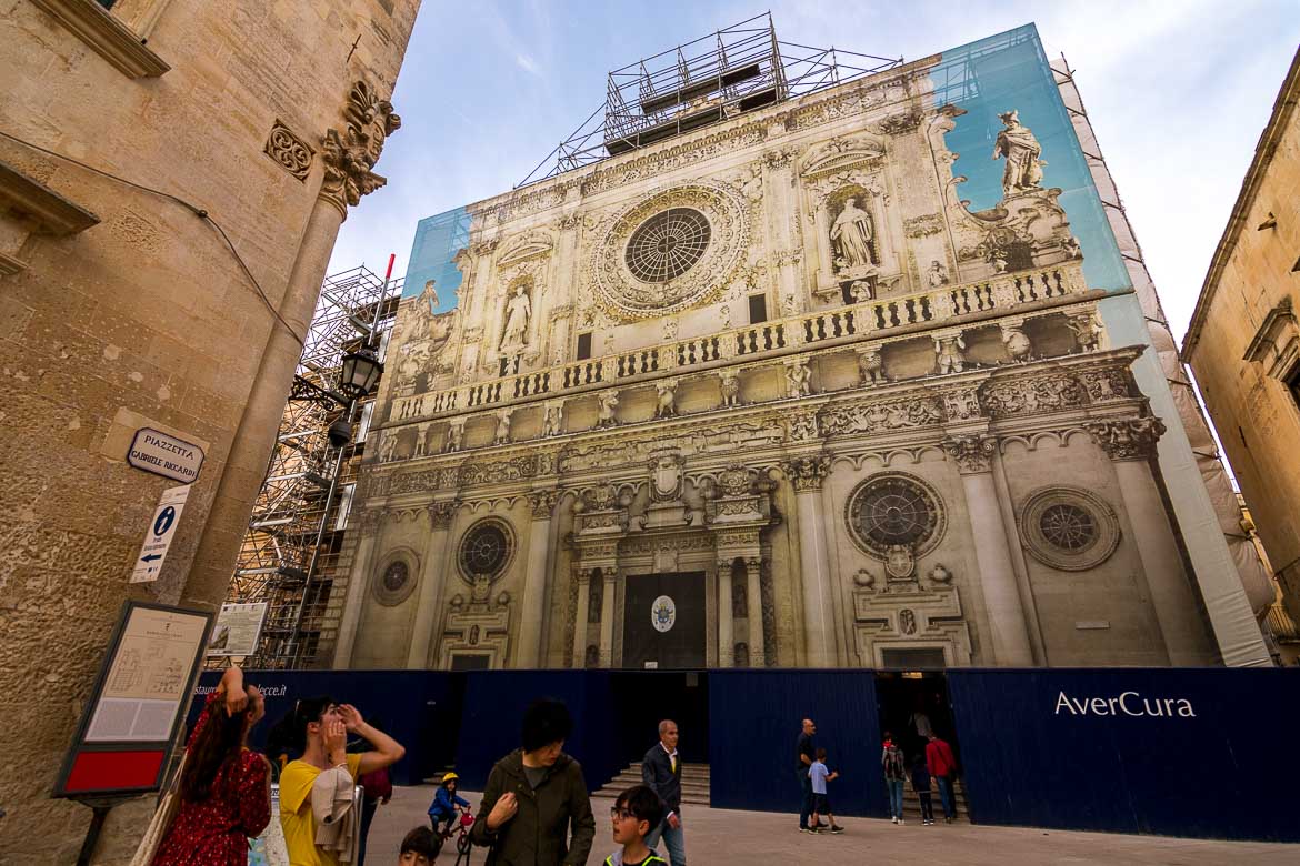 This photo shows the Basilica di Santa Croce fully covered up. 